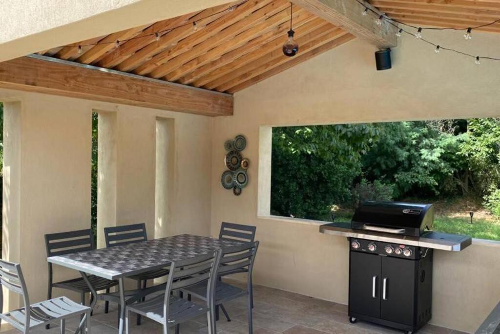Magnifique Villa Avec Piscine Au Coeur Des Vignes Cogolin Exterior foto