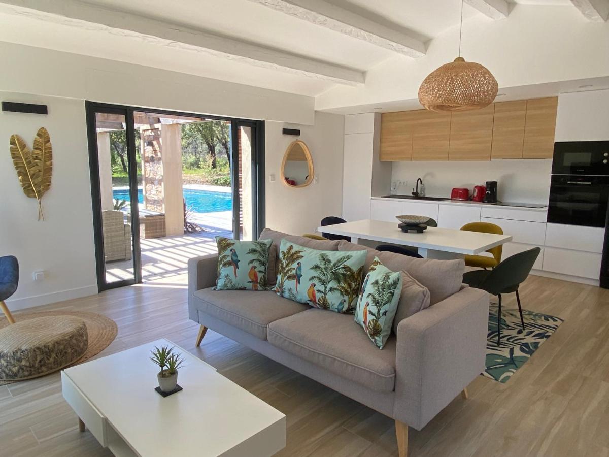 Magnifique Villa Avec Piscine Au Coeur Des Vignes Cogolin Exterior foto