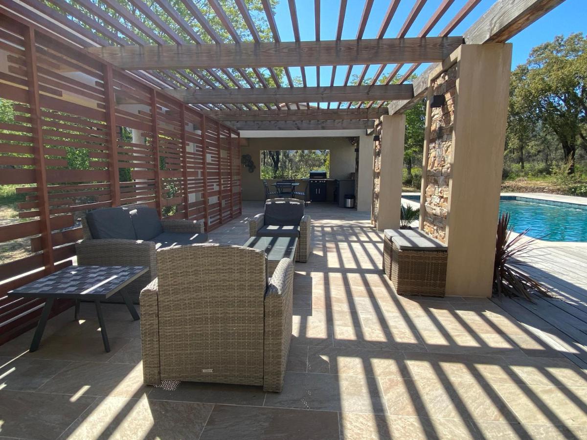 Magnifique Villa Avec Piscine Au Coeur Des Vignes Cogolin Exterior foto